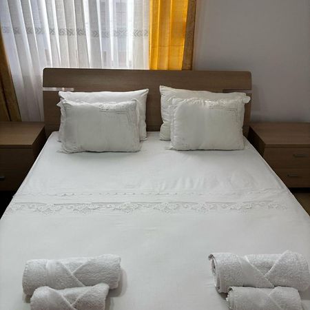 Guest House Adi Hoxha Berat Buitenkant foto