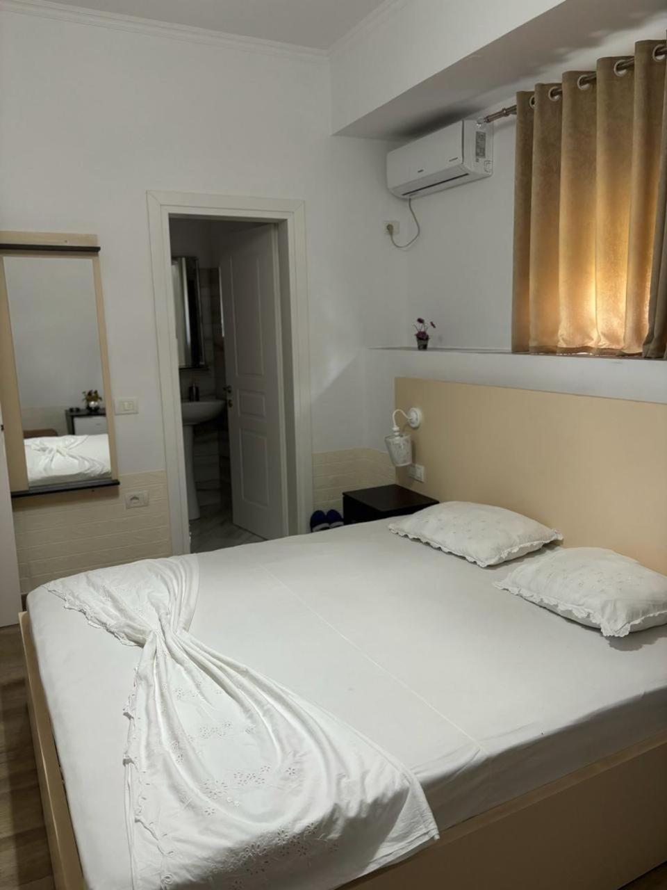 Guest House Adi Hoxha Berat Buitenkant foto