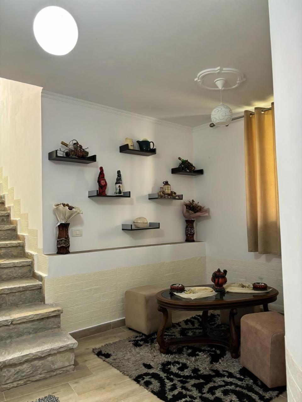 Guest House Adi Hoxha Berat Buitenkant foto