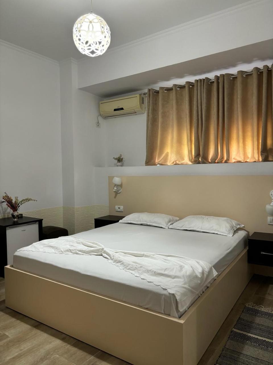Guest House Adi Hoxha Berat Buitenkant foto