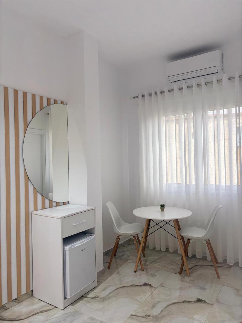 Guest House Adi Hoxha Berat Buitenkant foto